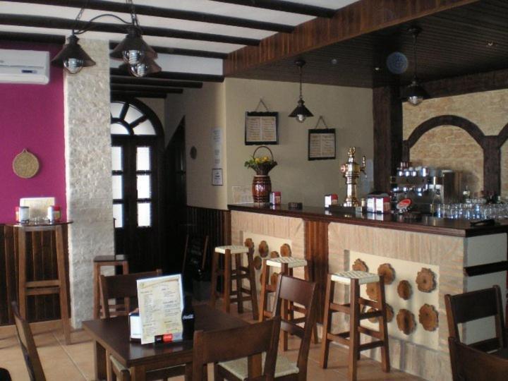 Hotel El Romeral Almaden de la Plata Ngoại thất bức ảnh