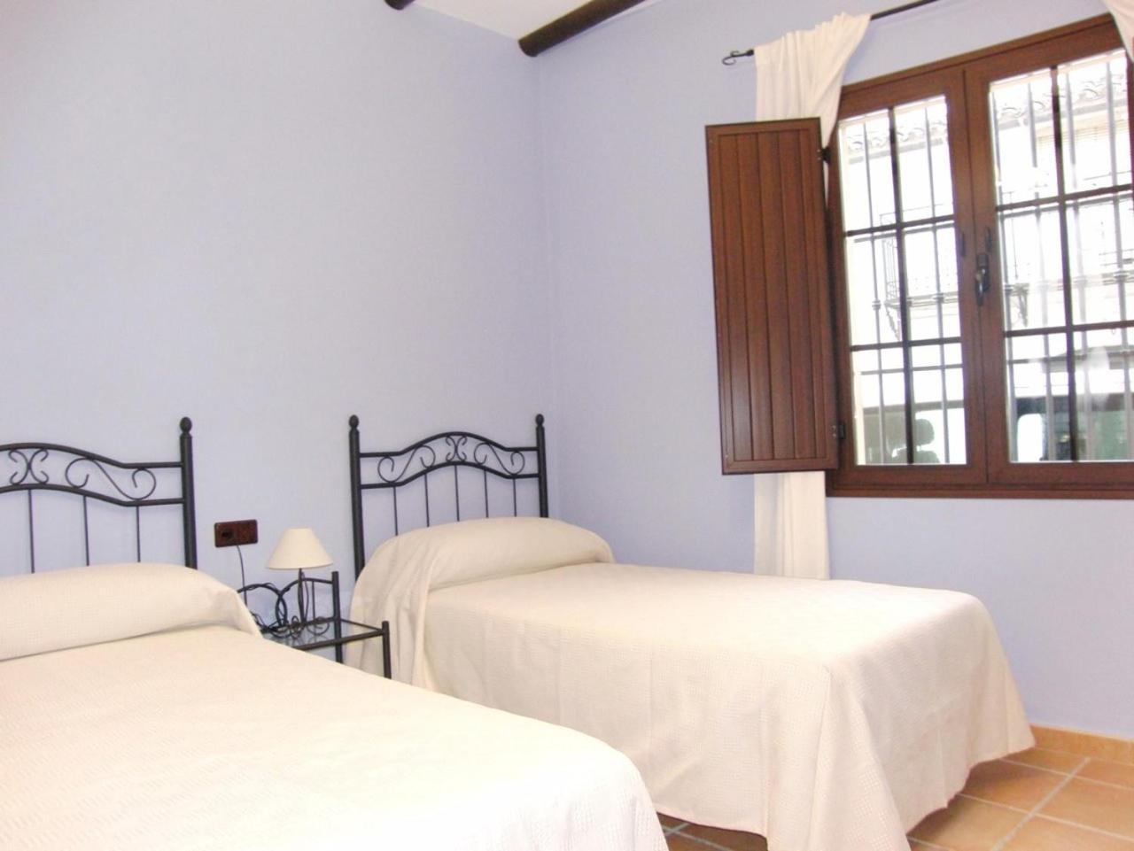 Hotel El Romeral Almaden de la Plata Ngoại thất bức ảnh