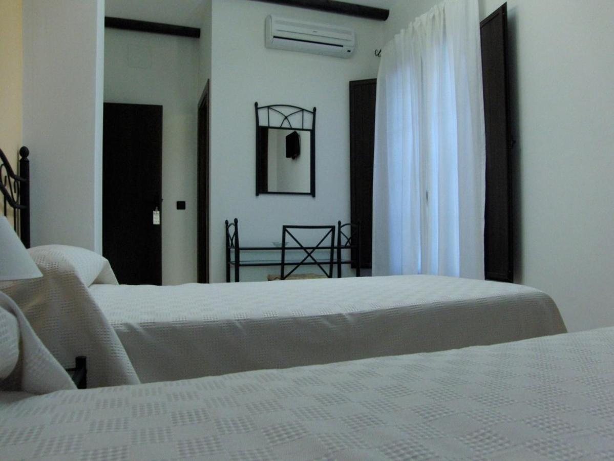Hotel El Romeral Almaden de la Plata Phòng bức ảnh